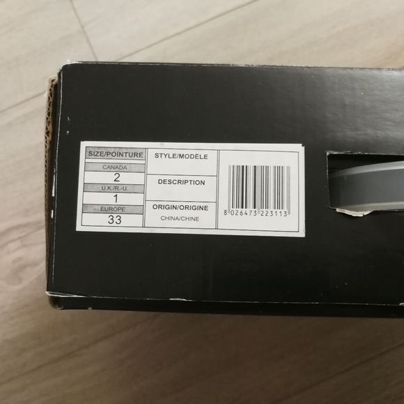 Kids/youth figure skates & helmet - Picture 3 of 10